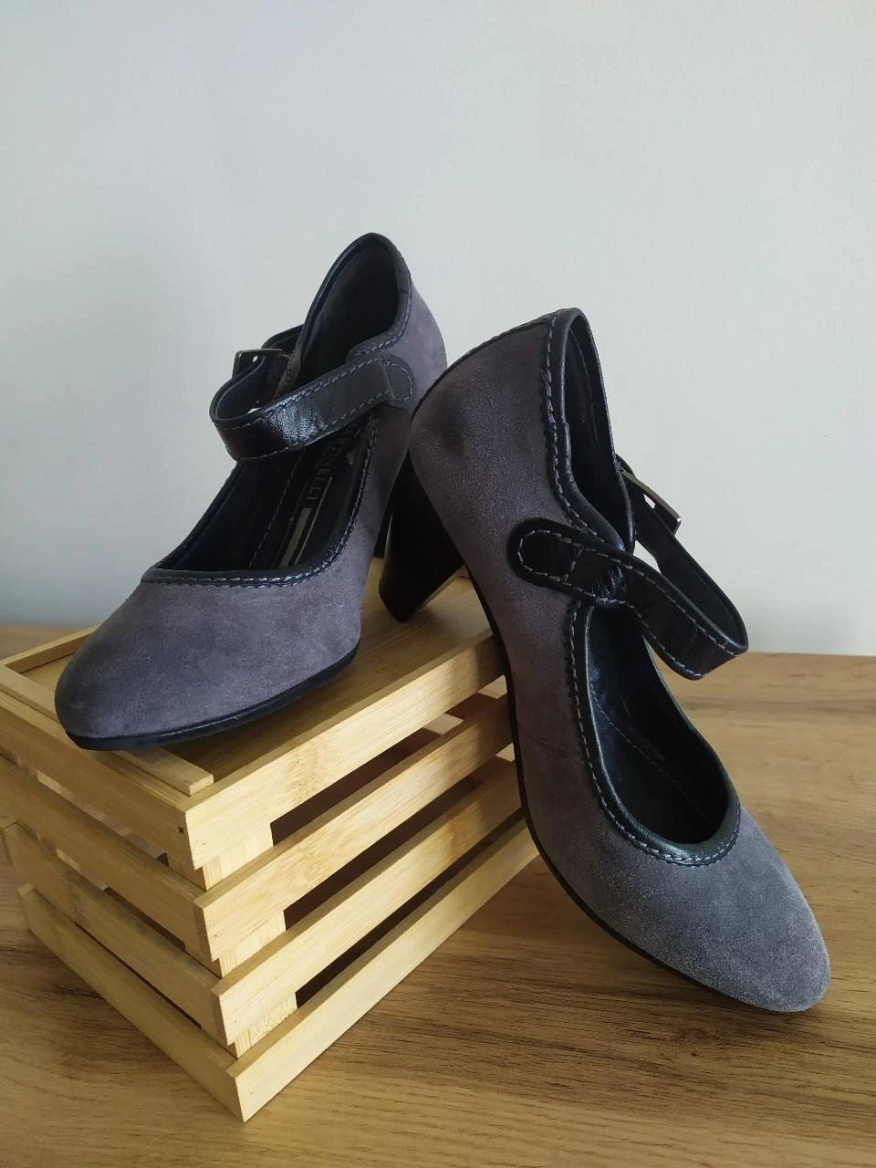 Elegant Martinelli Sapatos de Salto em Camurça Cinza Pele Tamanho 36 Pulseira